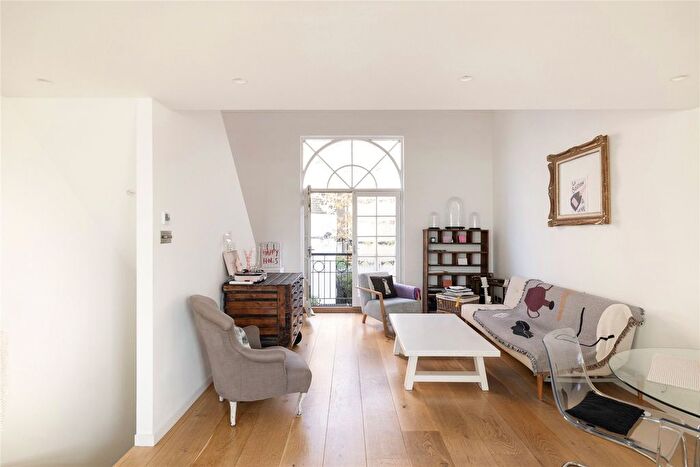 3 Bedroom Terraced House For Sale In Trinity Mews, London, W10
