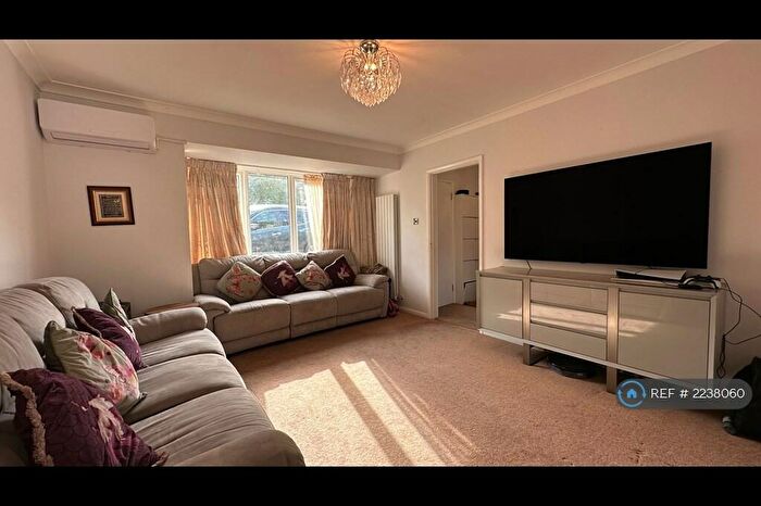 3 Bedroom Semi-Detached House To Rent In Roseberry Gardens, Orpington, BR6