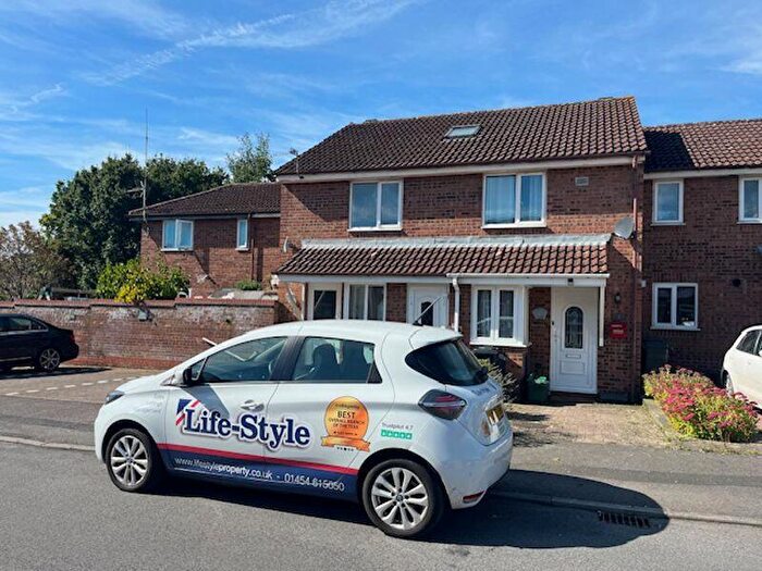 1 Bedroom Flat To Rent In Oaktree Crescent, Bristol, BS32