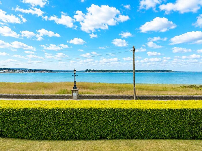 1 Bedroom Flat For Sale In Hive Gardens Chaddesley Glen, Sandbanks, BH13