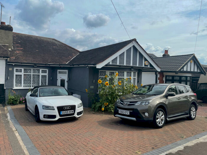 3 Bedroom Semi-Detached House To Rent In Woodford Green, IG8