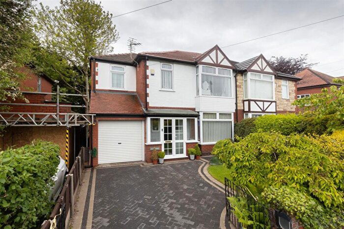 5 Bedroom Semi-Detached House For Sale In Plodder Lane, Farnworth, Bolton, BL4