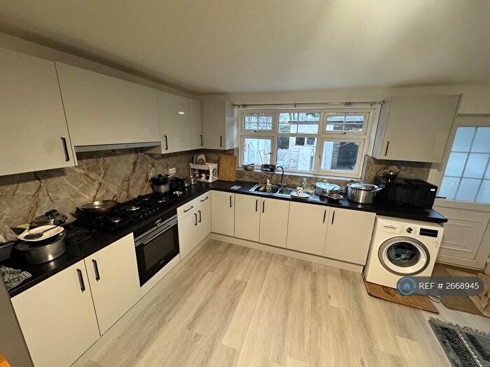 6 Bedroom End Of Terrace House To Rent In Prince Regent Lane, London, E13