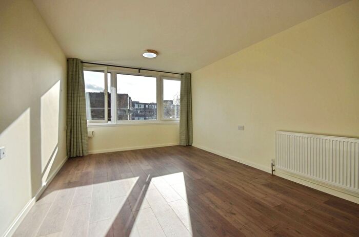 1 Bedroom Flat To Rent In Nero Court, Brentford Dock, TW8