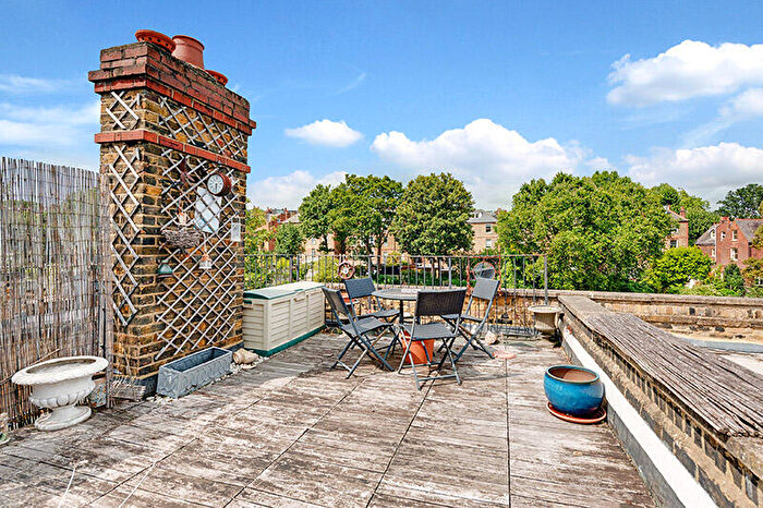 2 Bedroom Flat For Sale In Constantine Road, Camden, London, NW3