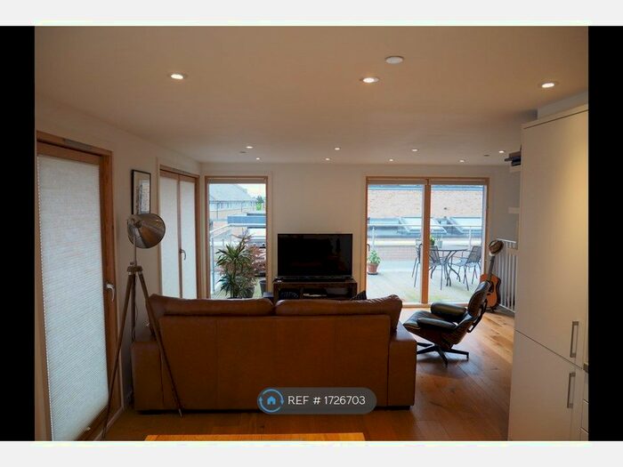 2 Bedroom Flat To Rent In New Street, Cambridge, CB1