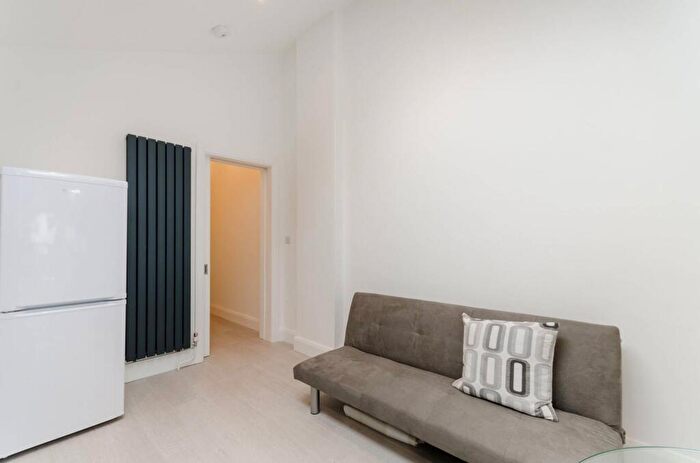 1 Bedroom Maisonette To Rent In Apsley Road, South Norwood, London, SE25
