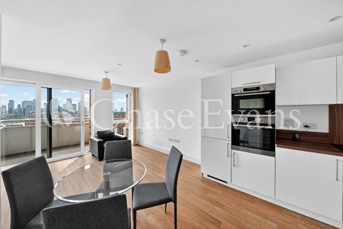 1 Bedroom Flat For Sale In Ivy Point, St. Andrew's, Hannaford Walk, Bromley-By-Bow, London, E3
