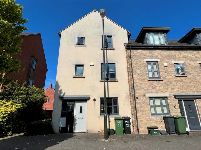 4 Bedroom Town House To Rent In Typhoon Way, Brockworth, Gloucester, GL3