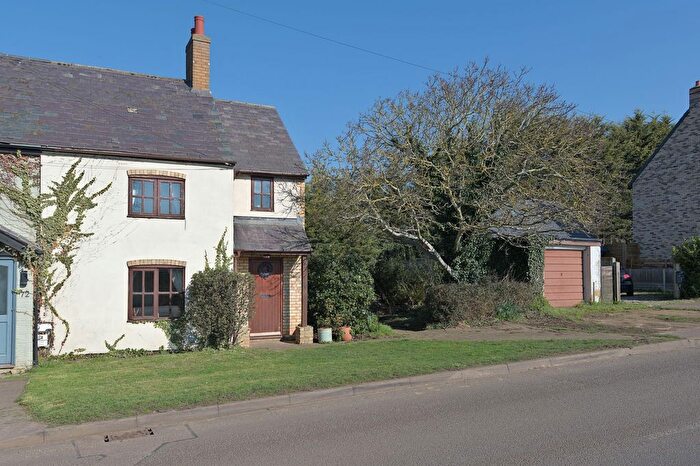 3 Bedroom End Of Terrace House For Sale In Newtown, Henlow, SG16