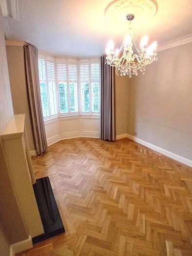 2 Bedroom Flat To Rent In Tollcross Road, Glasgow, G32