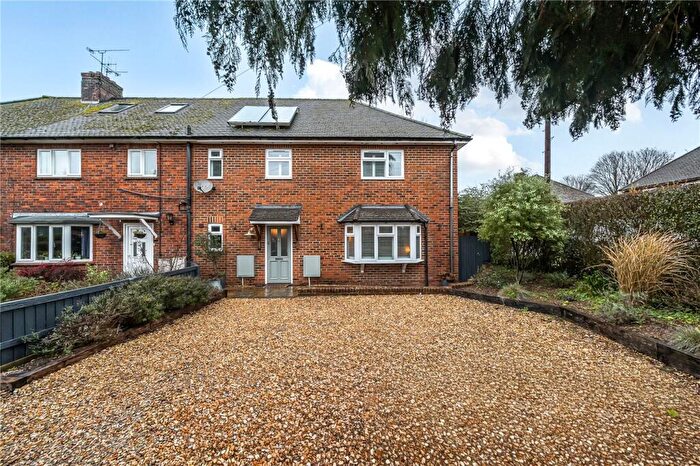 3 Bedroom End Of Terrace House For Sale In Roman Way, Farnham, Surrey, GU9