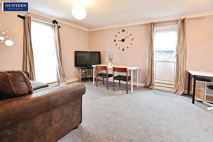 2 Bedroom Flat For Sale In Selby Court, Scunthorpe, DN17