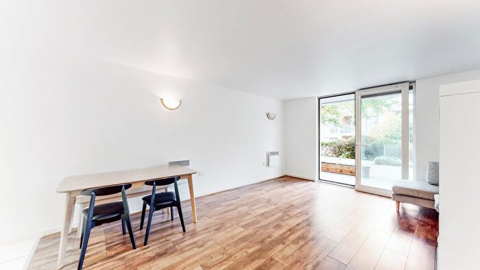 1 Bedroom Flat To Rent In New River Avenue, London, N8