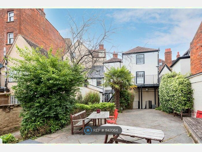 2 Bedroom Flat To Rent In Lombard Street, Abingdon, OX14