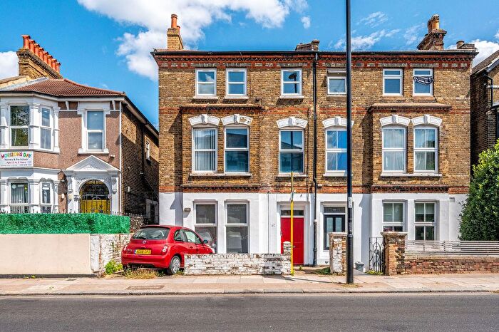 3 Bedroom Flat For Sale In Hither Green Lane, Hither Green, London, SE13