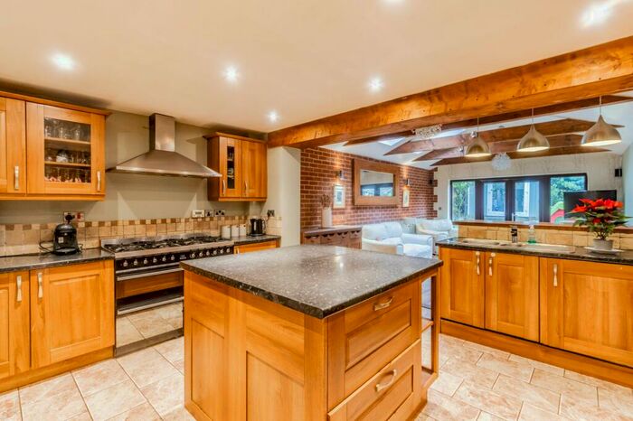 4 Bedroom Detached House For Sale In Clink Hill, West Caister, NR30