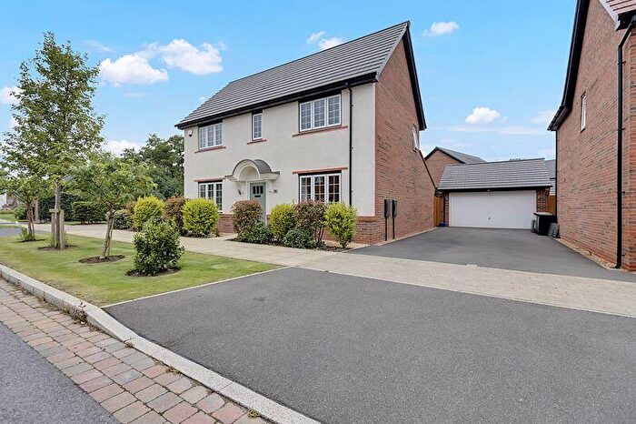 4 Bedroom Detached House For Sale In Bluebell Road, Holmes Chapel, CW4
