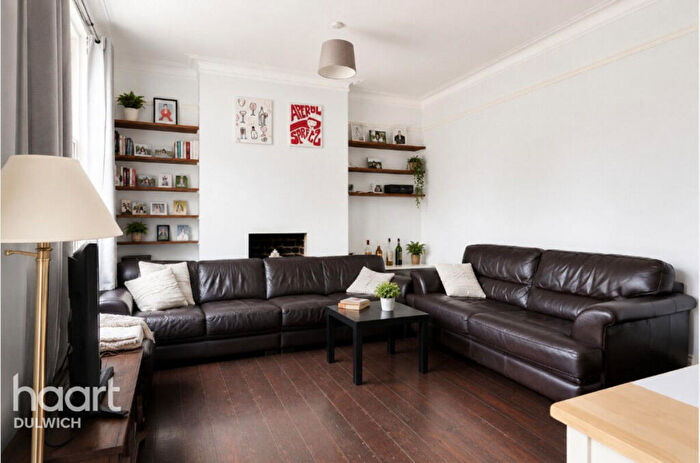 3 Bedroom Flat To Rent In Paulet Road, London, SE5