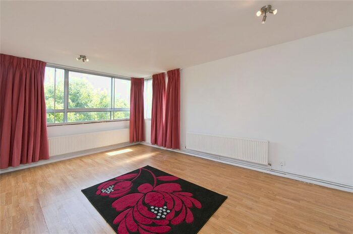 2 Bedroom Flat To Rent In The Towers, Lower Mortlake Road, Richmond, TW9