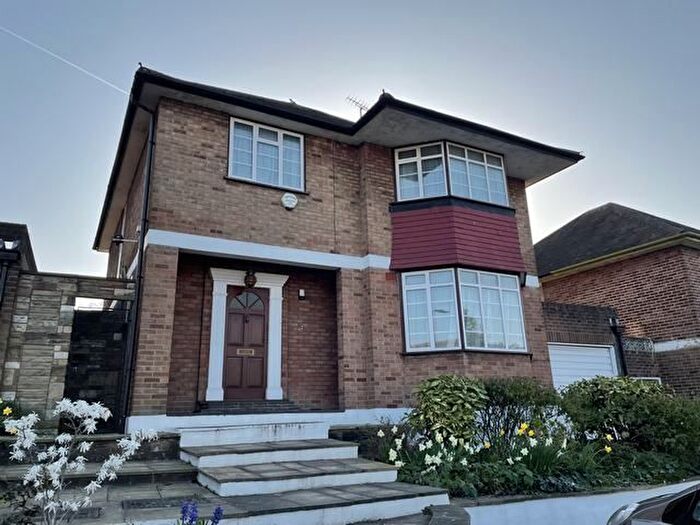 4 Bedroom Detached House To Rent In The Ridings, Ealing, London, W5