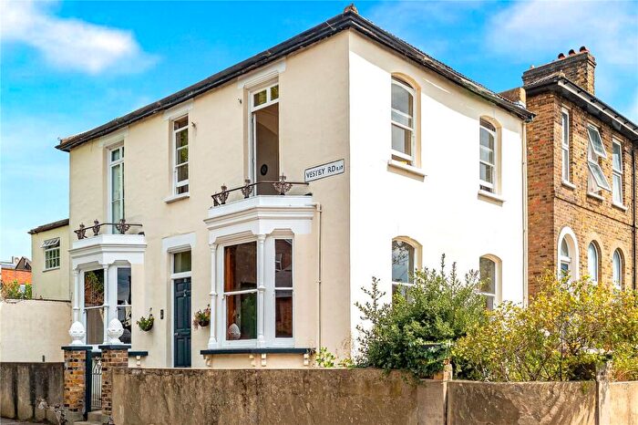 4 Bedroom Detached House For Sale In Vestry Road, Walthamstow, London, E17