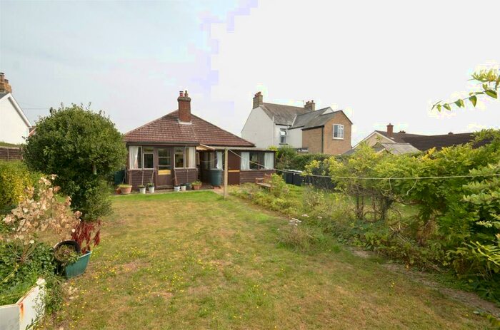 2 Bedroom Detached Bungalow For Sale In Hitchin Lane, Clifton, SG17