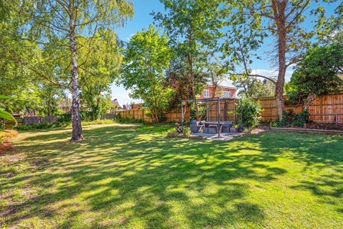 4 Bedroom Detached House For Sale In Candlemas Lane, Beaconsfield, HP9