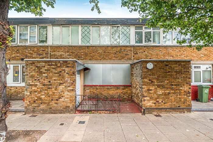 3 Bedroom Terraced House For Sale In Ebbisham Drive, Vauxhall, London, SW8