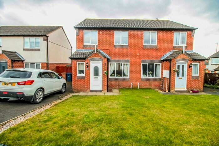 3 Bedroom Semi-Detached House To Rent In Whernside Close, Mayfield, Washington, Tyne And Wear, NE37