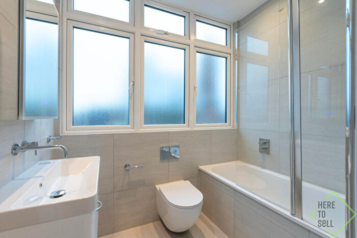 1 Bedroom Flat To Rent In Solent Lodge, Green Lanes, Palmers Green, London, N13