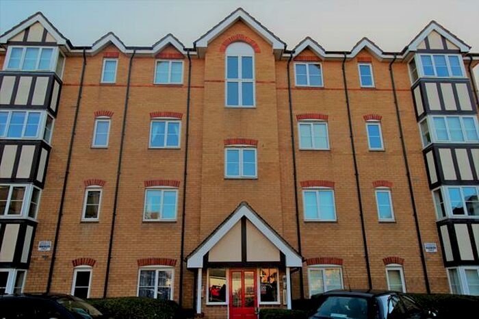 2 Bedroom Flat To Rent In The Sidings, Bedford, MK42