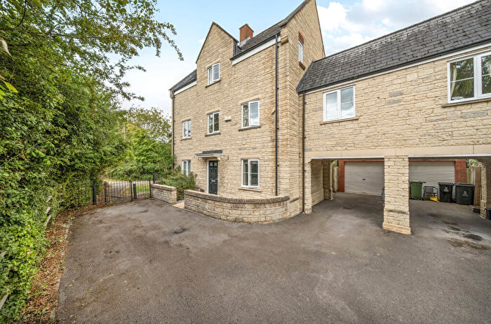 5 Bedroom Detached House For Sale In White Eagle Road, Haydon End, Swindon, SN25