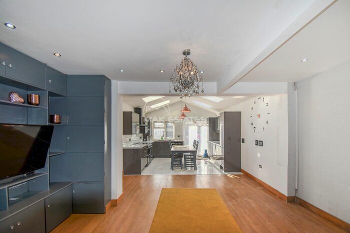 3 Bedroom Terraced House For Sale In Hartfield Crescent, Birmingham, B27