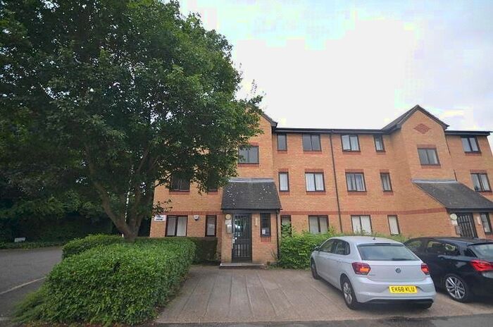 1 Bedroom Flat To Rent In Latimer Drive, Hornchurch, RM12