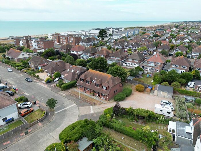 1 Bedroom Flat For Sale In Hangleton Court, Bernard Road, Worthing, BN11