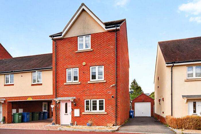3 Bedroom Semi Detached House For Sale In Blackcap Lane, Bracknell, RG12