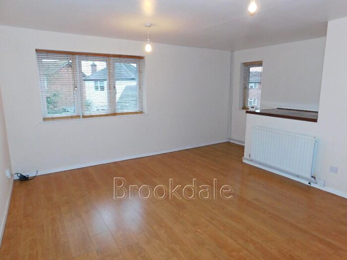 Studio To Rent In Cranemore, Peterborough, Cambridgeshire, PE4
