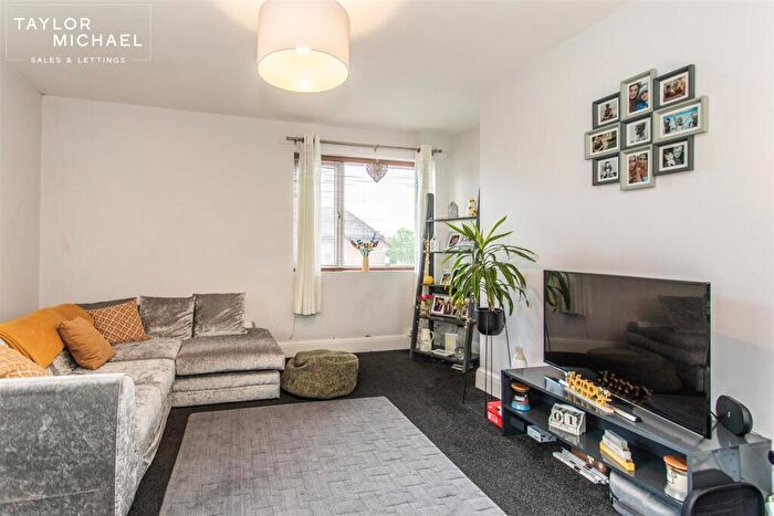 2 Bedroom Flat To Rent In Carden Avenue, Brighton, BN1