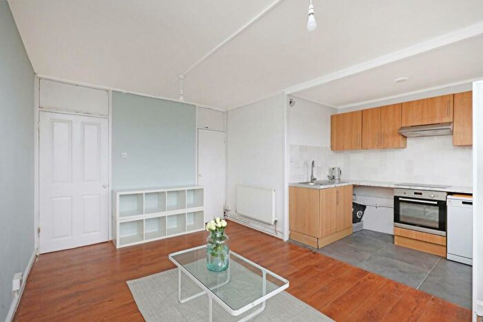 1 Bedroom Flat To Rent In Sceaux Gardens, London, SE5