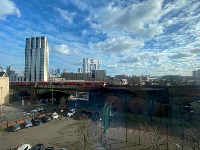 4 Bedroom Flat To Rent In Strasburg Road, London SW11