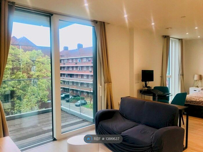 Studio To Rent In Odell House, London, N4