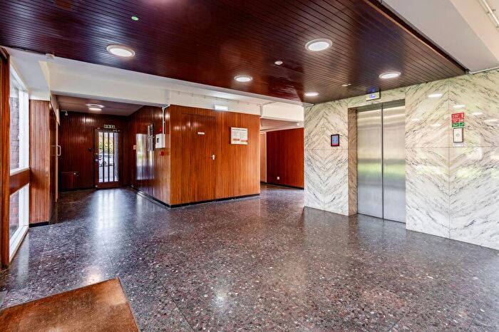 3 Bedroom Flat For Sale In The Grove, Gosforth, NE3