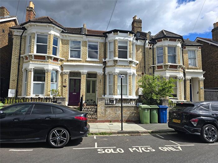 2 Bedroom Flat To Rent In Marsden Road, London, SE15