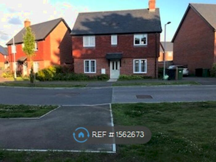 3 Bedroom Detached House To Rent In Sandyfields Lane, Colden Common, Winchester, SO21