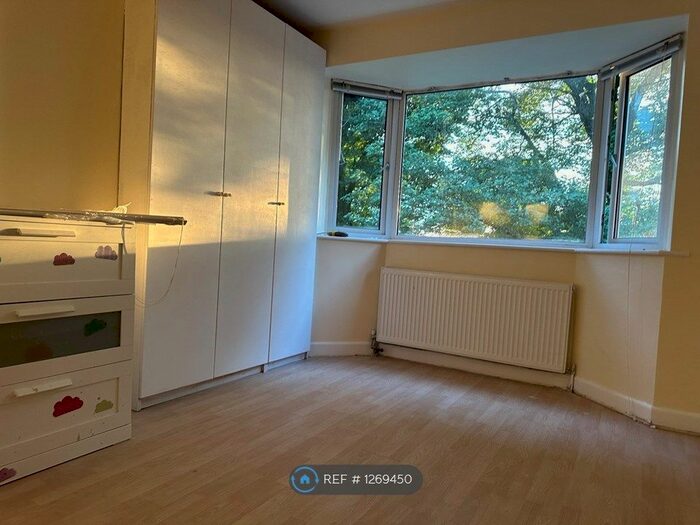 3 Bedroom Semi-Detached House To Rent In Marsden Road, Burnley, BB10