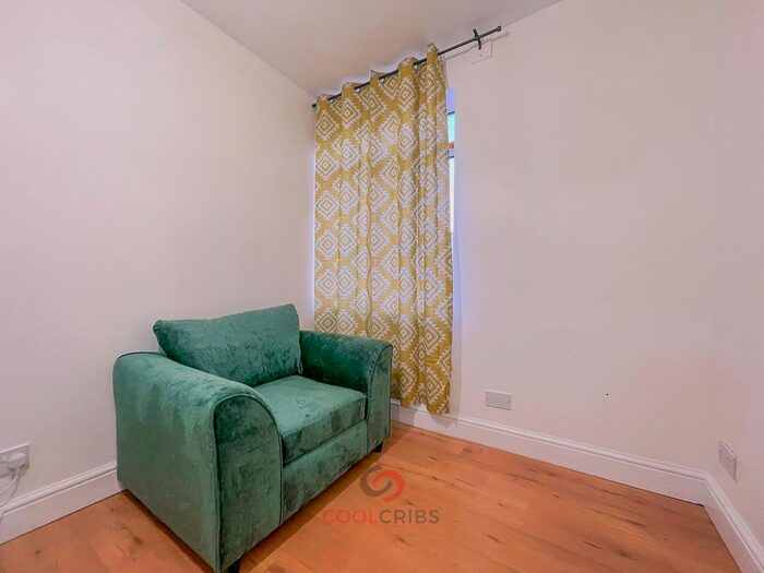 1 Bedroom Flat To Rent In Kember Street, London, N1