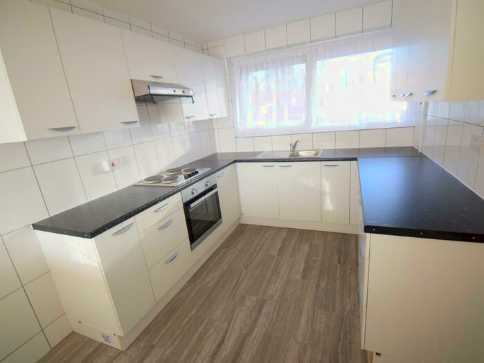 3 Bedroom Flat To Rent In St. Stephens Road, London, E3