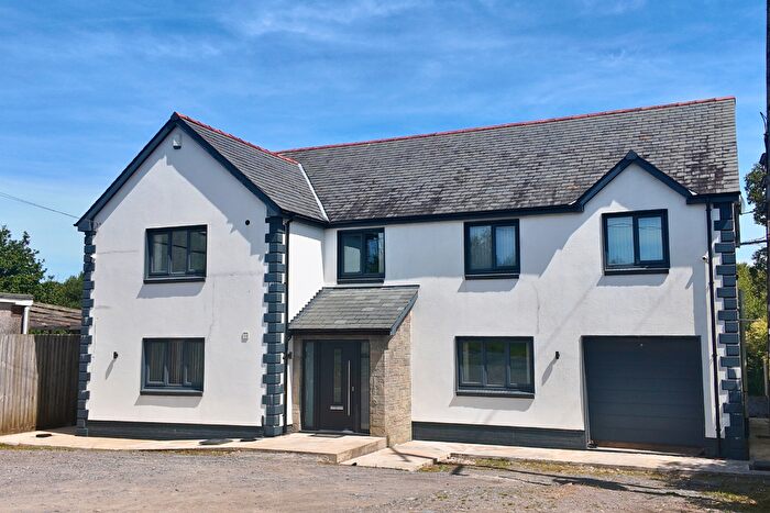 6 Bedroom Detached House For Sale In Black Lion Road, Gorslas, SA14