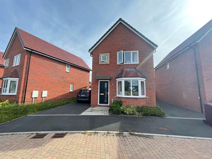 3 Bedroom Detached House To Rent In Orchid Grove, Shirebrook, NG20
